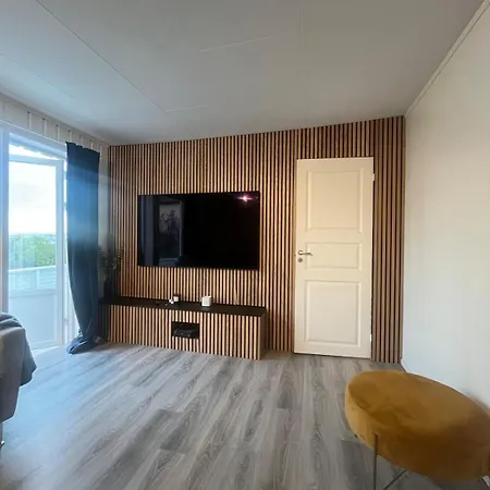 Large With Good View! *